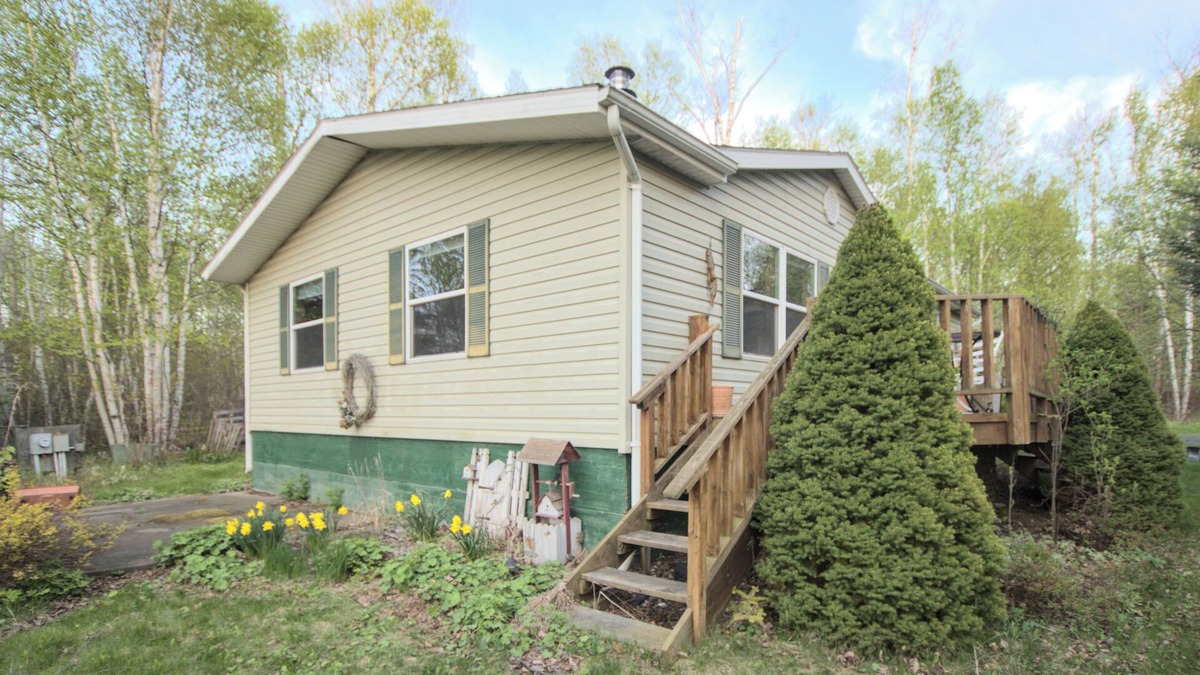 Herbster House | Orchard Acres | Charming Lake Superior Retreat