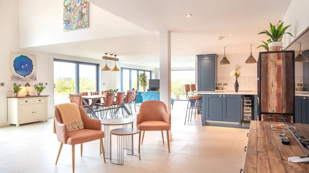 Cropthorne House | Orchard Barn - 4 BD Barn Conversion with Stunning Views
