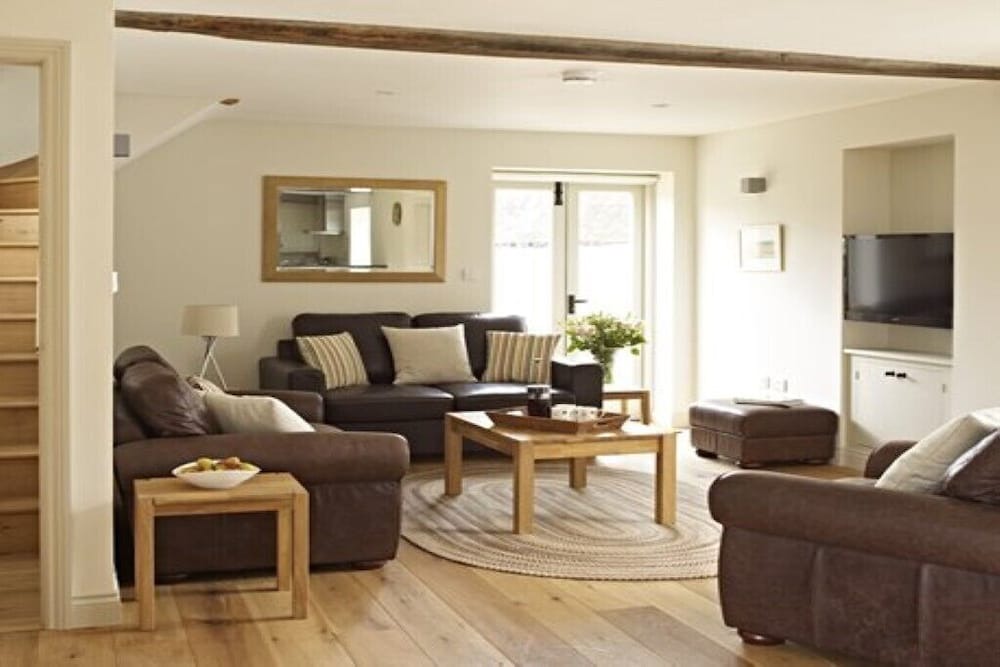 Thatcham Cottage | Orchard Cottage, Manor Farm Courtyard Cottages