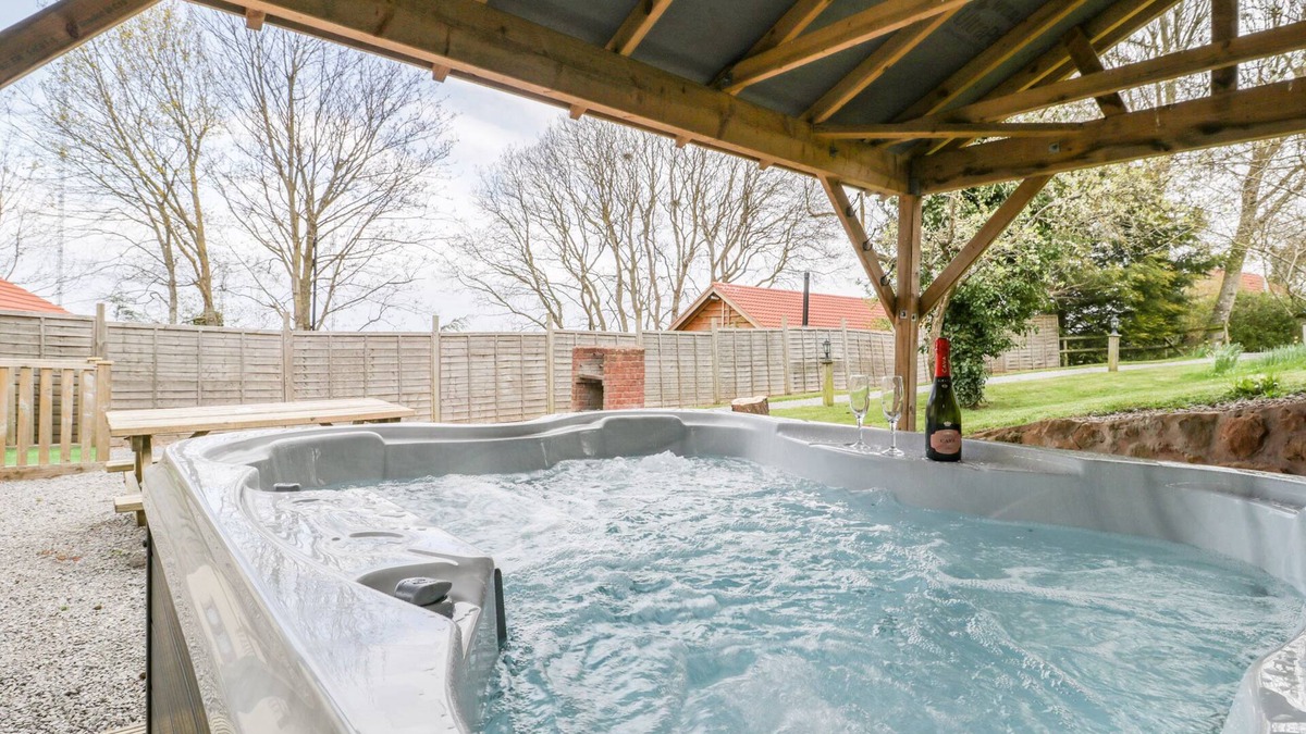 Watchet Cottage | ORCHARD COTTAGE, pet friendly, luxury holiday cottage in Washford