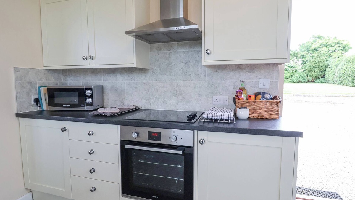 Wollerton Cottage | ORCHARD COTTAGE, pet friendly in Weston-Under-Redcastle