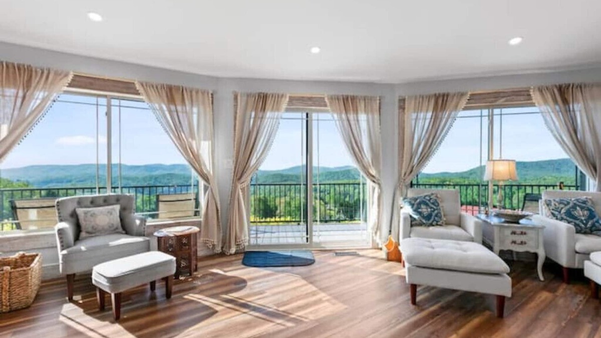 Saluda House | Orchard Hill Vintage Cottage