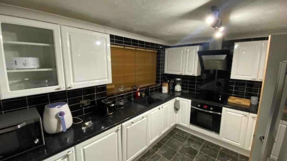 Thamesmead House | Orchard house (4 bedroom house)