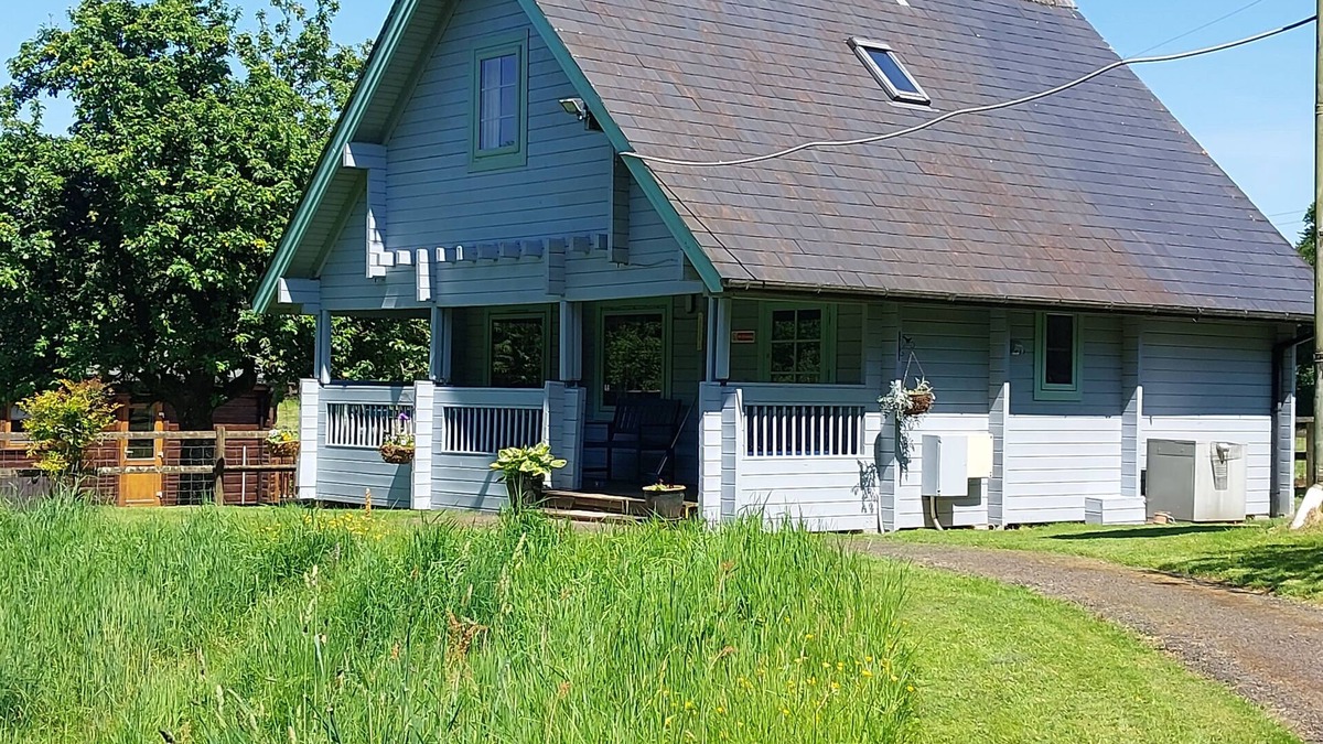 Cornwall Cottage | ORCHARD LODGE, pet friendly in Sampford Peverell, Devon