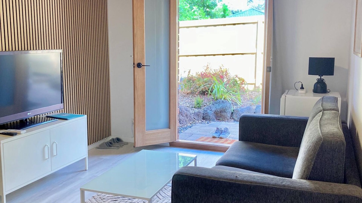Narre Warren Apartment | Orchid Guest Suite with private entrance and yard