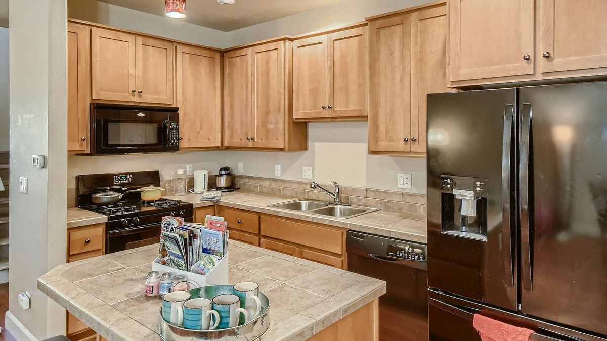 Oregon City House | Oregon Jade Lodging Monthly rental family & pet friendly 3 BR-