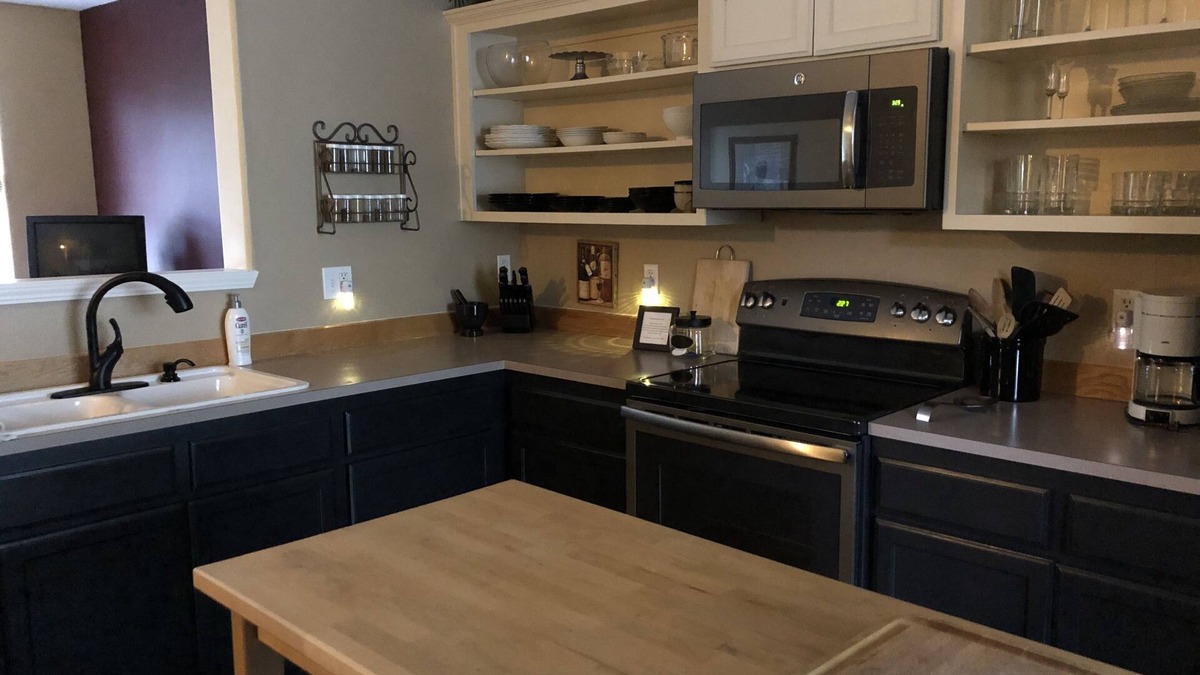 Hillsboro House | Orenco Townhouse - Near Intel and Nike