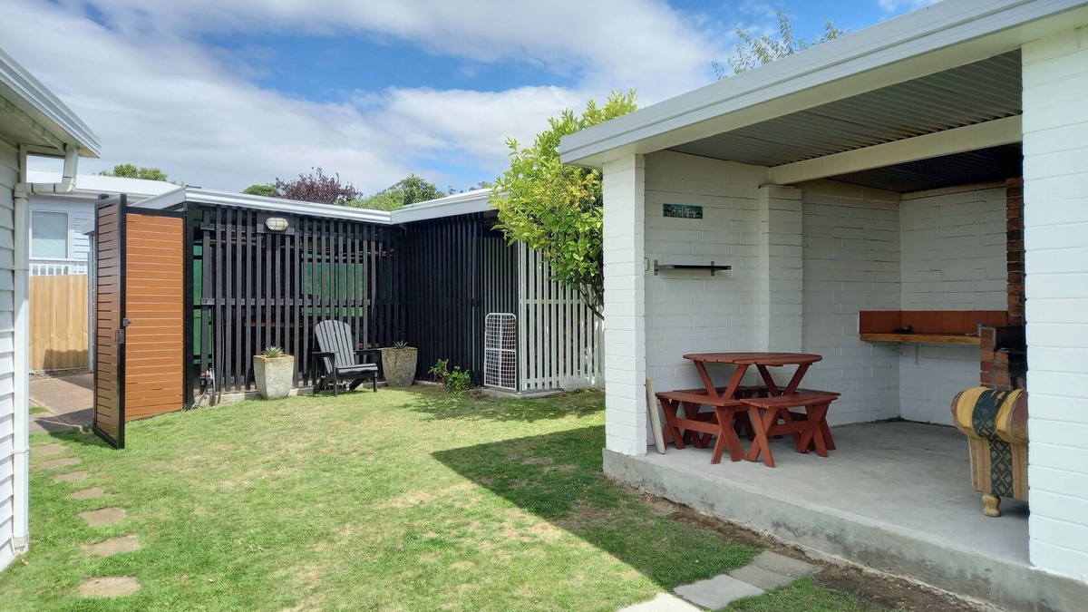 Orford House | Orford Escape, come and Relax! Quality beds and block knives are kept sharp!