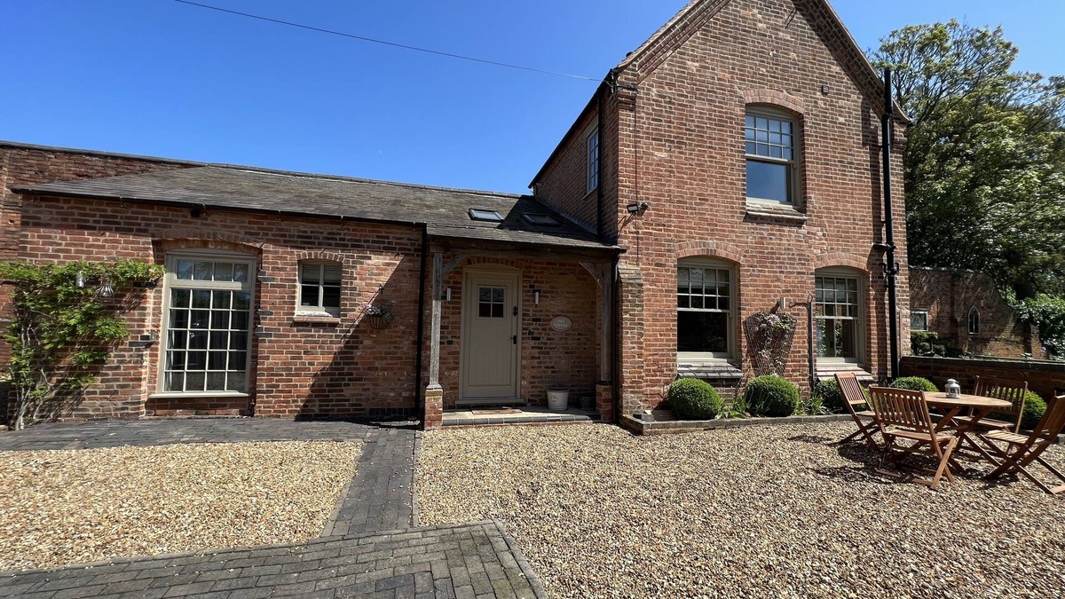 King's Bromley Cottage | ORGREAVE COTTAGE, family friendly, luxury holiday cottage in Alrewas