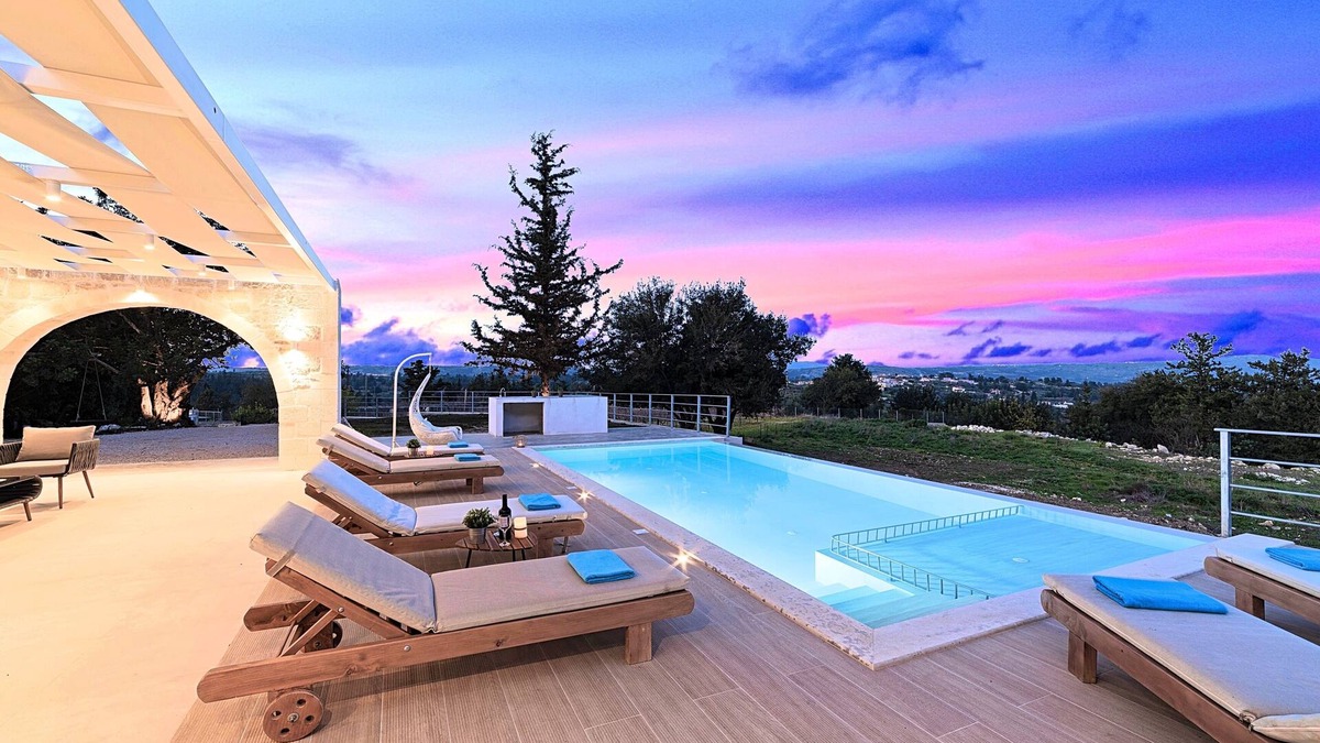 Nipos Villa | Orientem Villa Heated Pool