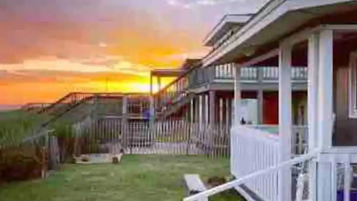 Holden Beach Cottage | Original Beach front Cottage