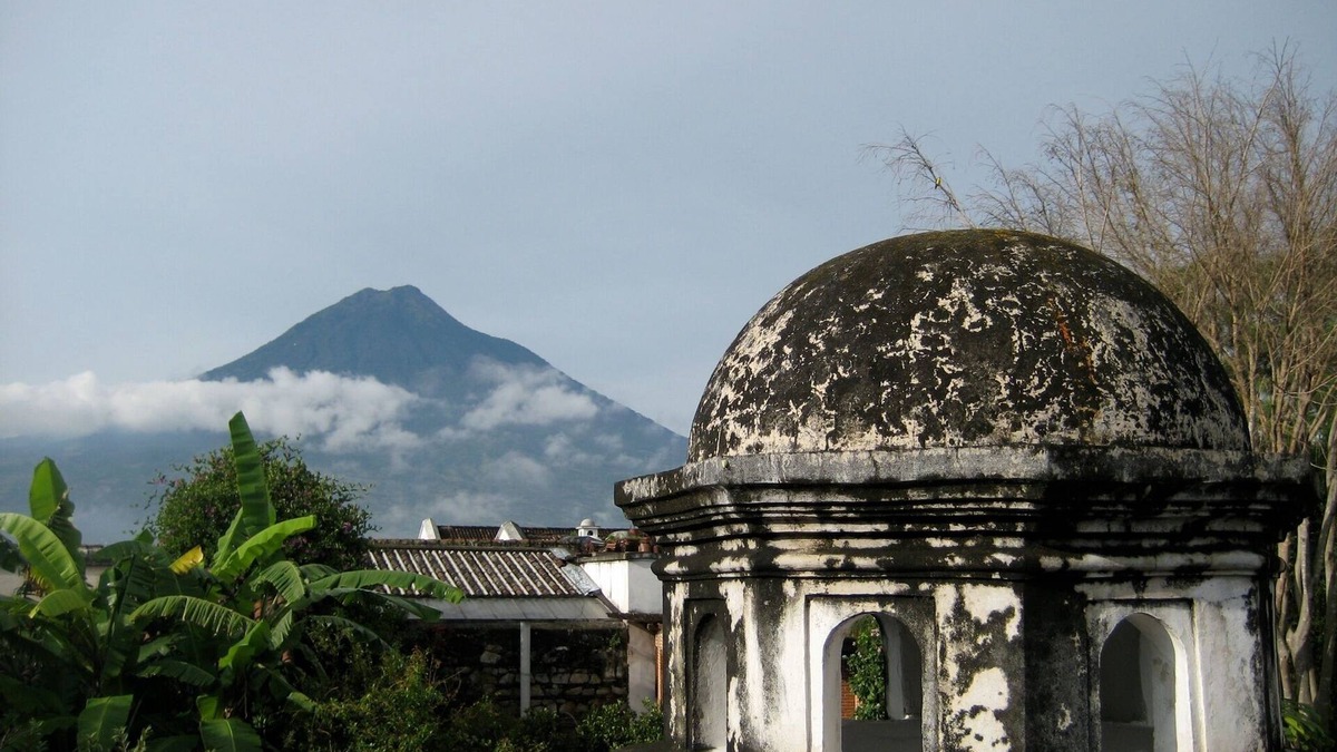 Antigua Guatemala Villa | Original Colonial Home, Absolute Center of Antigua, Large, Reasonably Priced.