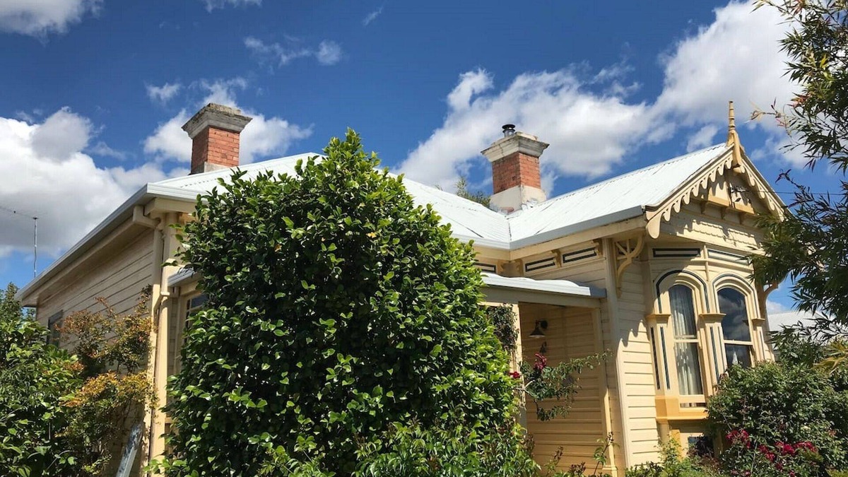 Invermay House | Original Federation home in peaceful Invermay