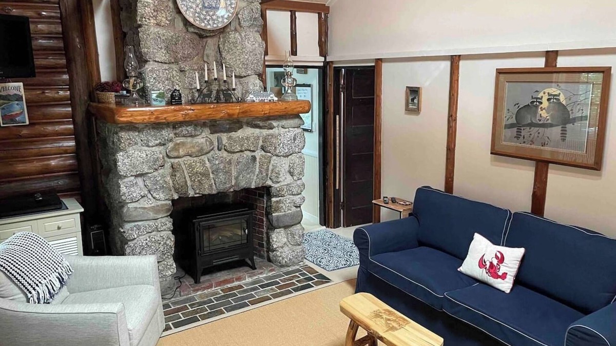 Lucerne-in-Maine Cabin | Original Log Cabin for your getaway