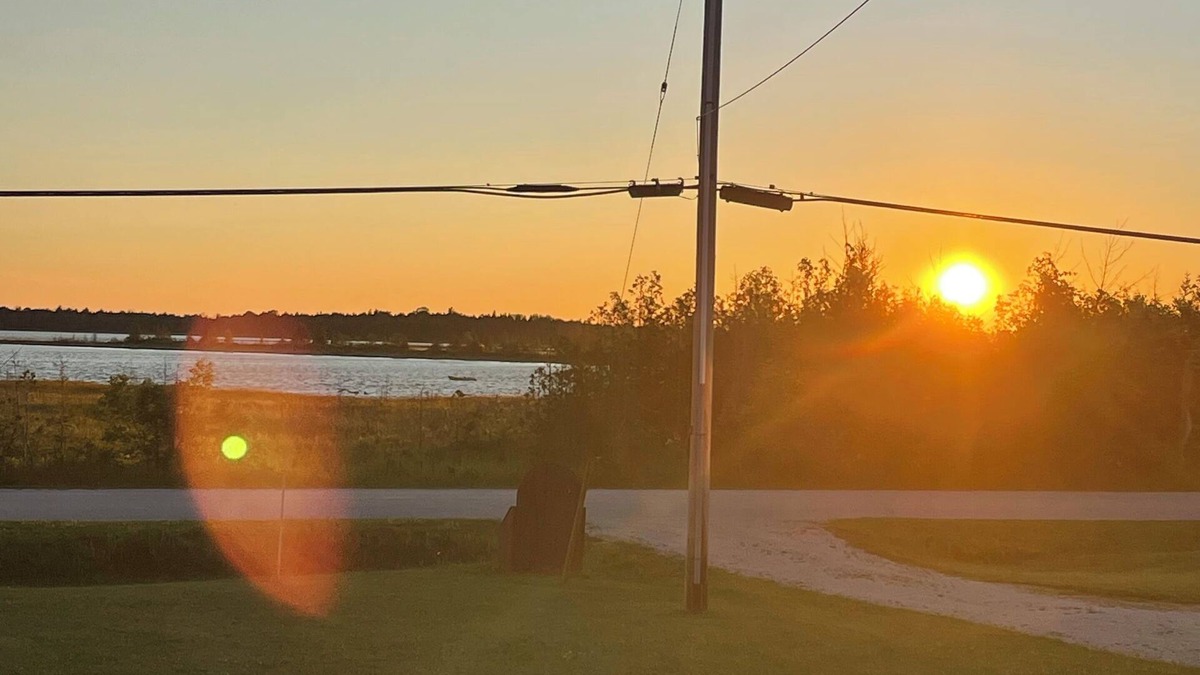 South Bruce Peninsula Cottage | Original Oliphant Cottage with Spectacular Sunsets Over Lake Huron