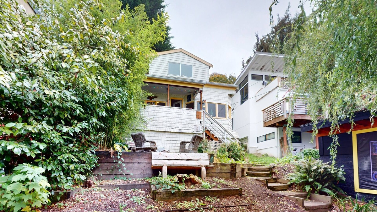 Alki Cottage | Original West Seattle beach cottage with amazing Elliott Bay views - dogs OK
