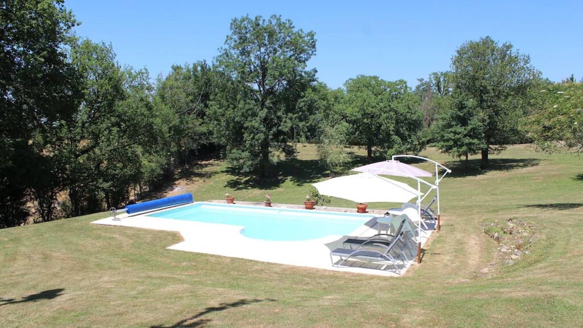 Roumegoux Cottage | Oriole Gite - sleeps 2