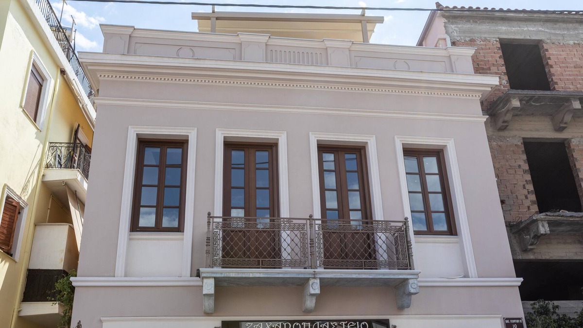Gythio Apartment | Orion Maison: Luxury 3-bedroom maisonette in the center of town