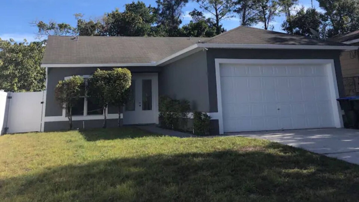 Orlovista House | Orlando 4 BR Home Centrally Located on Dead End St