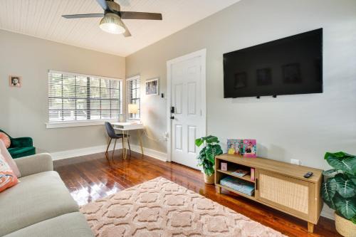 Colonialtown North House | Orlando Golden Girls Retreat Prime Location!