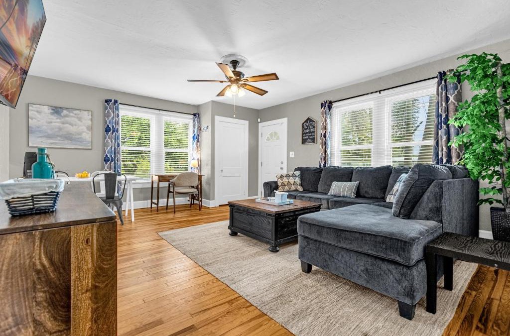 Wadeview Park House | Orlando Oasis! Free Laundry & Parking Near Disney!