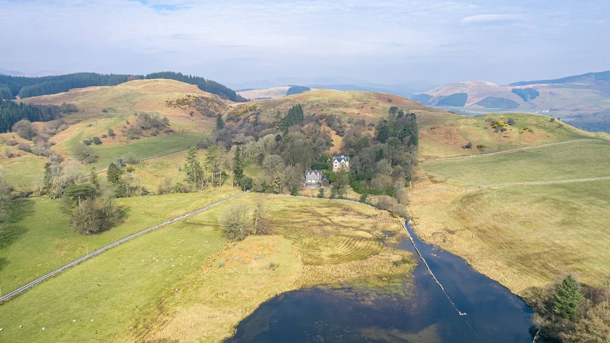Castle Douglas Cottage | Ornockenoch House - a house that sleeps 14 guests in 7 bedrooms