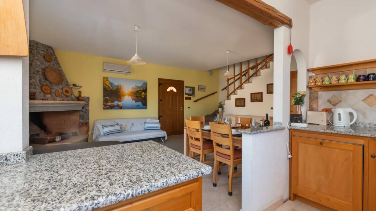 Orosei House | Orosei single vacation home, 3 bedrooms, 2 bathrooms, private parking