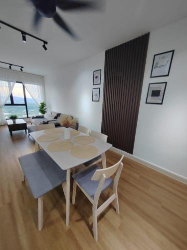 Bandar Country Homes Apartment | ORPHIC Homestay @ Bandar Country Homes, Rawang