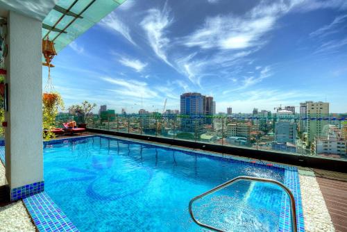 Prampir Makara Hotel | Orussey One Hotel & Apartment