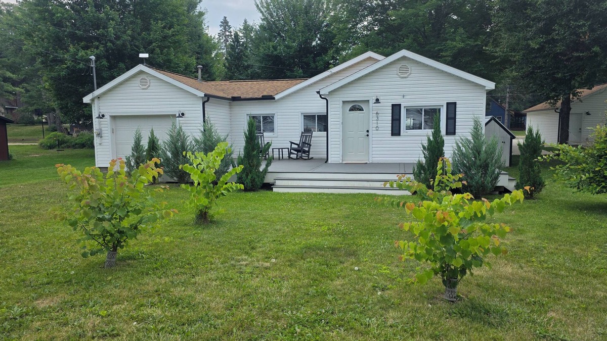 St. Helen House | ORV. Boat. Beach. Fish. All right out your back door. WiFi. Pet Friendly.
