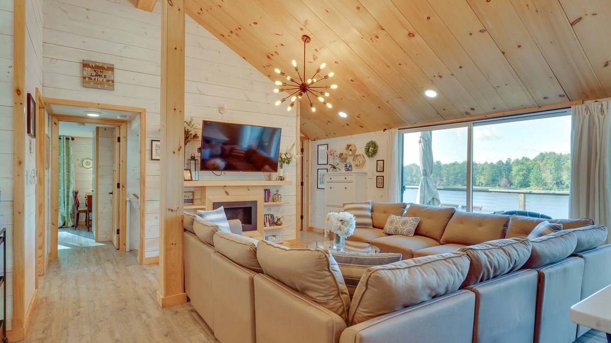 Florence Cabin | Orwell Cabin on Sunrise Lake w/Private Dock & BBQ