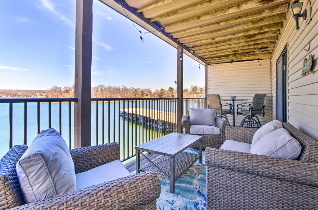 Osage Beach Apartment | Osage Beach Resort Condo with Community Pool!