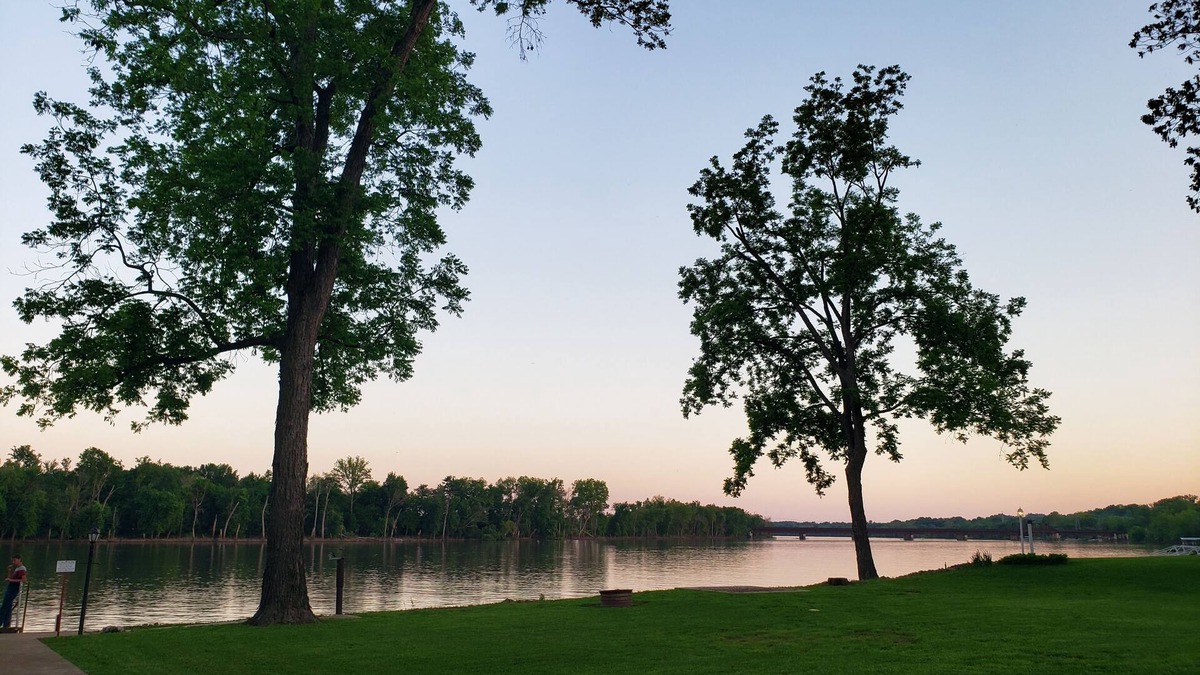 Tebbetts House | Osage River Get-Away, kayaks included! Relaxing with a beautiful view