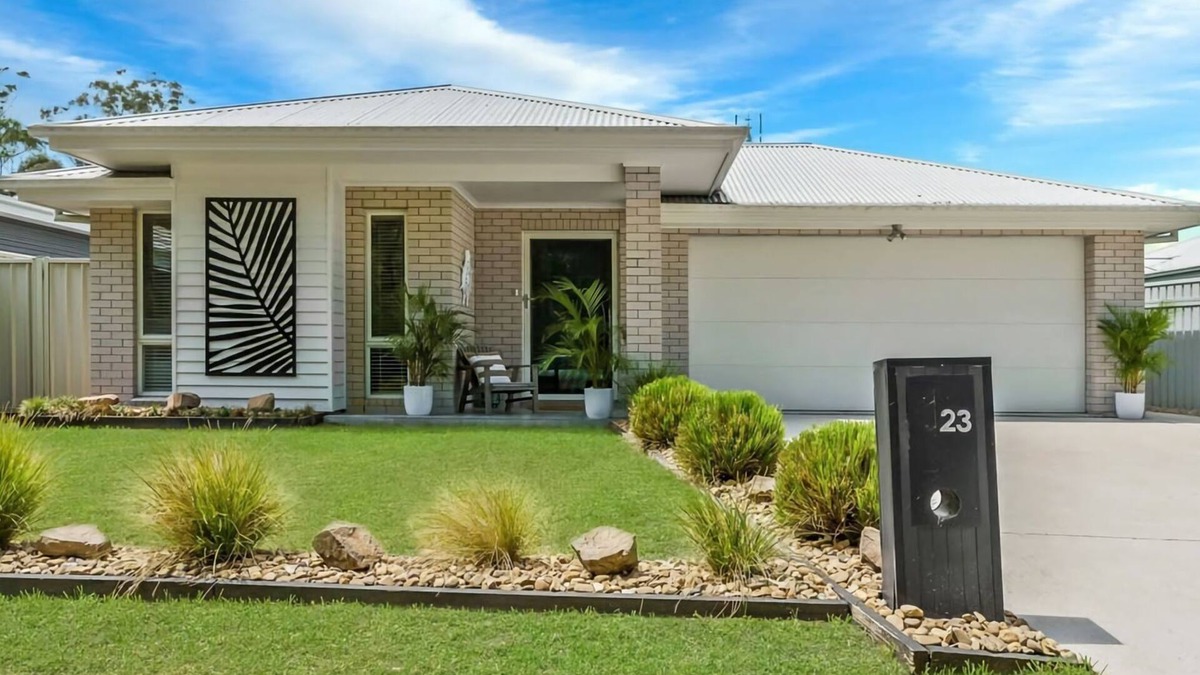 Broulee House | Oscar's @ Broulee Beach Luxury Coastal Living