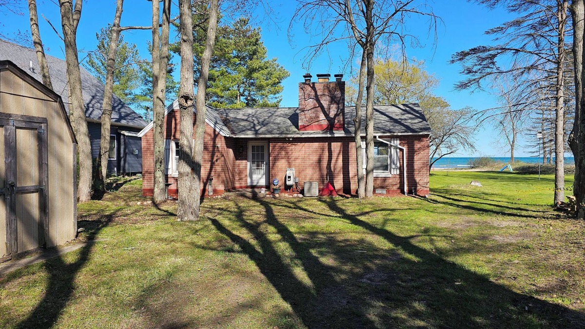 Oscoda Cottage | Oscoda beach front cottage