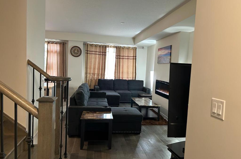 Thorold Apartment | Osho’s Place. Few minutes drive to Niagara Falls. Brand new town house
