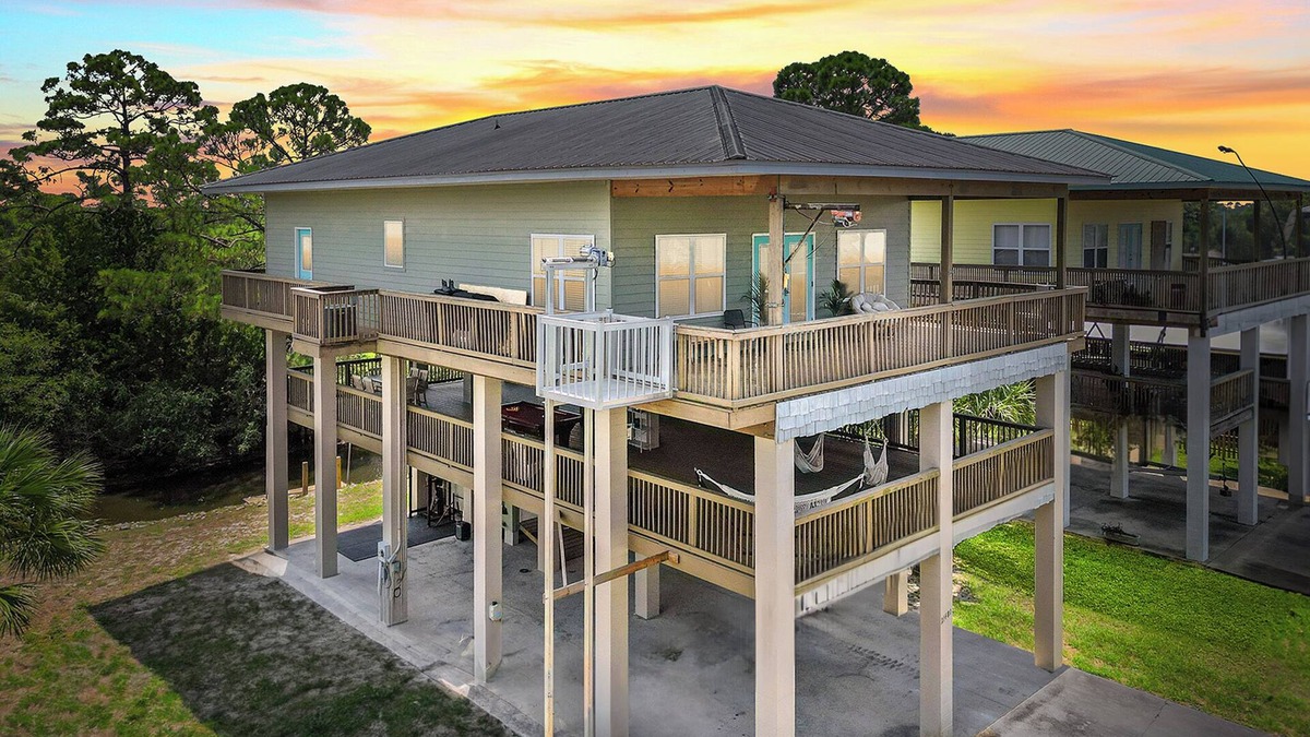 Salem House | Osprey Landing at Cedar Island, Waterfront home - private boat ramp access included