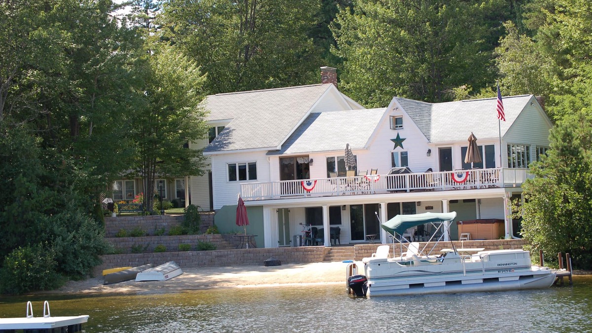 The Bays Cabin | Ossipee Lake Front-Beautiful Views,100 ft Private Sandy beach, with Pontoon boat