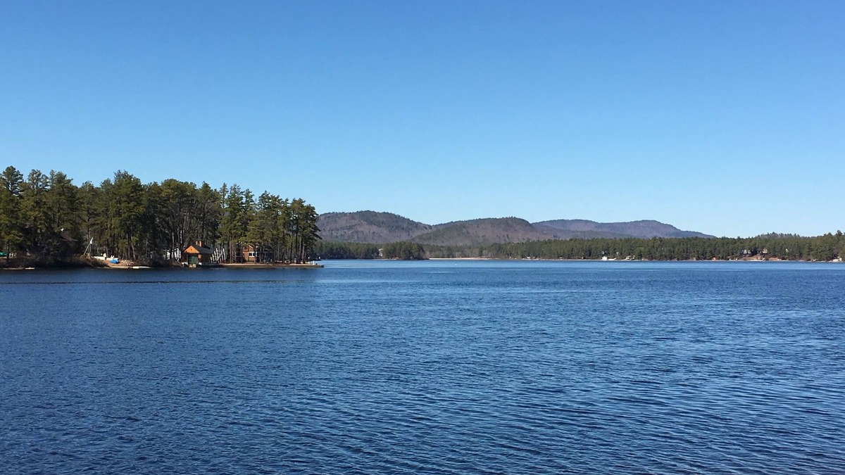 The Bays Cottage | Ossipee Lake WATERFRONT Cottage - Private beach/dock, lovely mountain views!