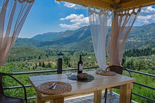 Spanokhorion House | Ostria House