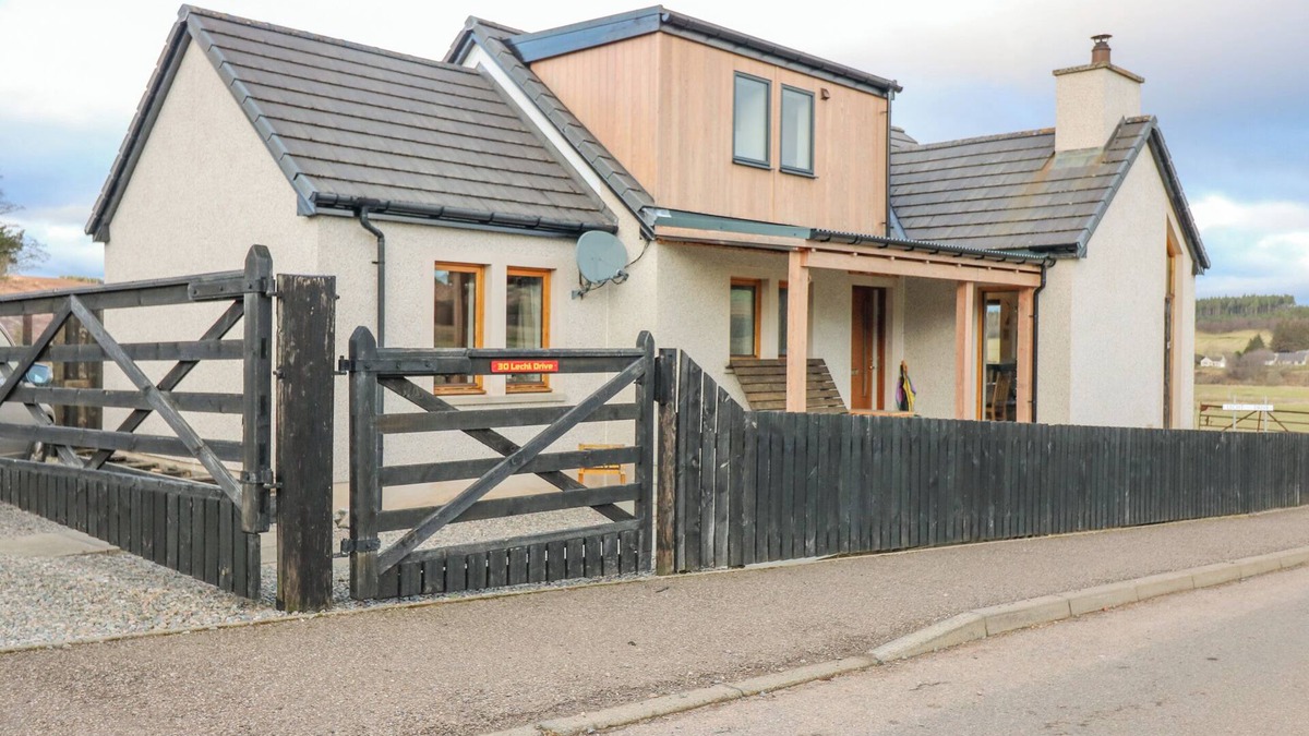 Tomintoul Cottage | OTAKARO, family friendly, character holiday cottage in Tomintoul