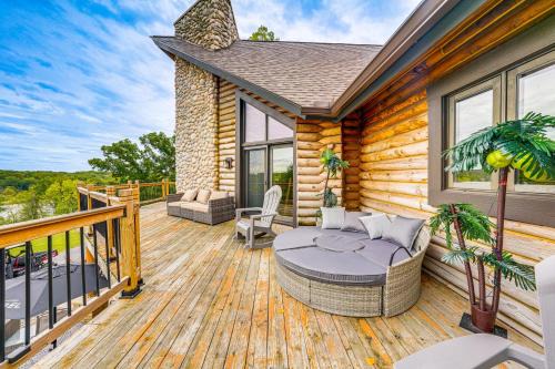 Ottawa House | Ottawa Cabin Hot Tub, Wraparound Deck, Games