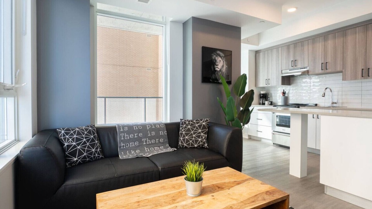 Civic Hospital - Experimental Farm - Central Park Apartment | Ottawa - The Lennox 2BB