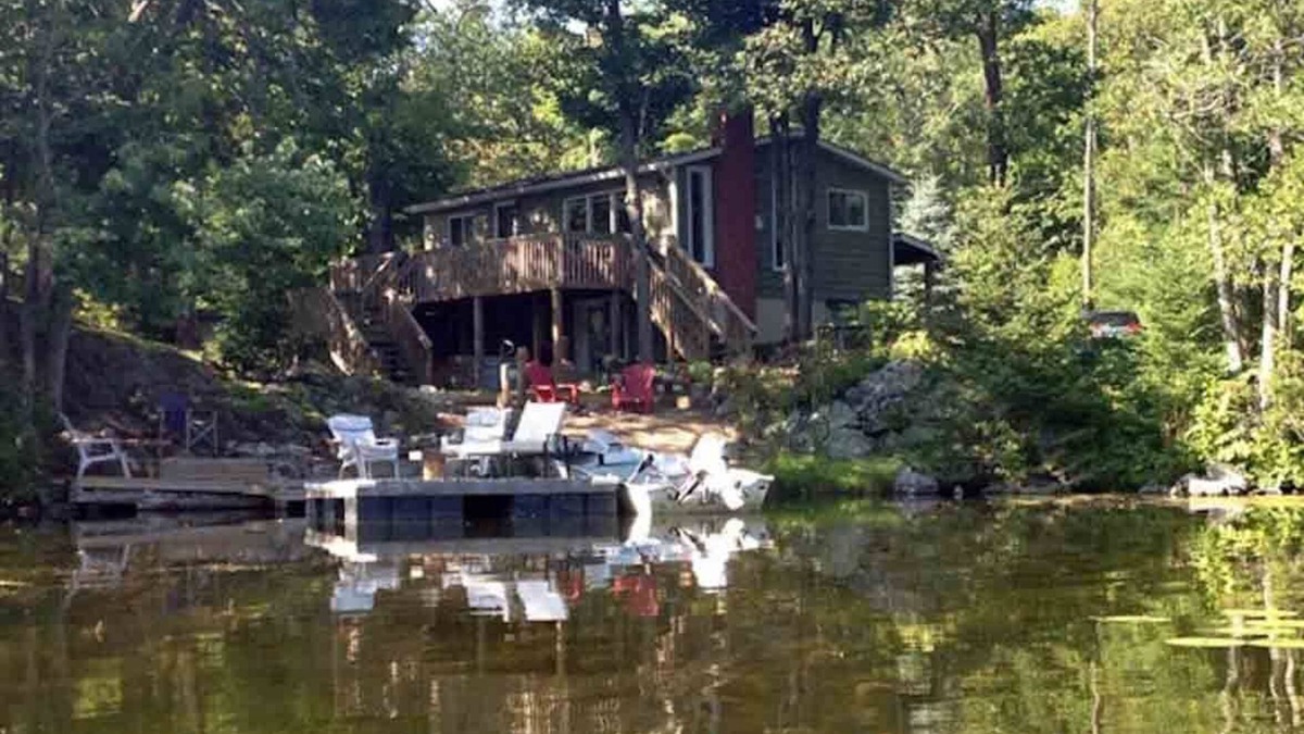 Trent Lakes Cottage | Otter Cove - Three Bedroom Cottage, Sleeps 6
