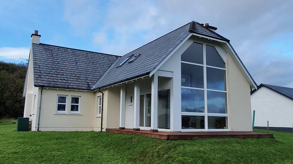 Gruline House | Otter House - coastal location with open sea views