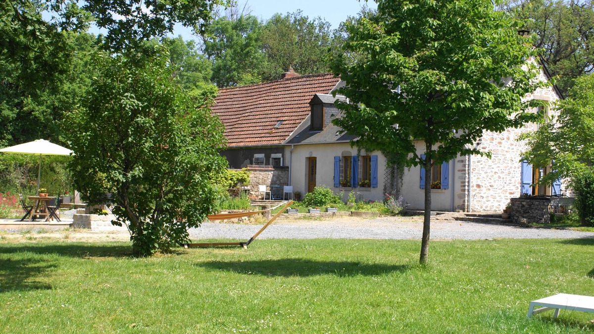 Montchevrier House | Oude Schuur Omgetoverd tot Moderne Gîte