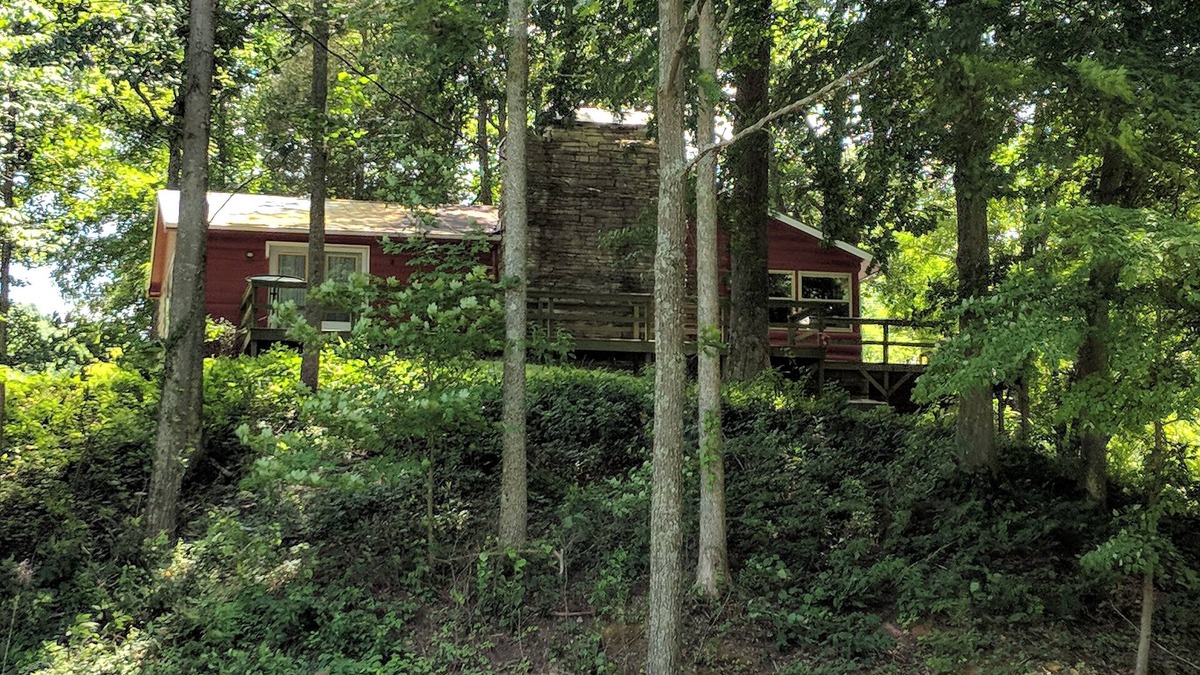Freedom Cabin | Our creekside cabin is nestled deep in the country on a secluded lane.