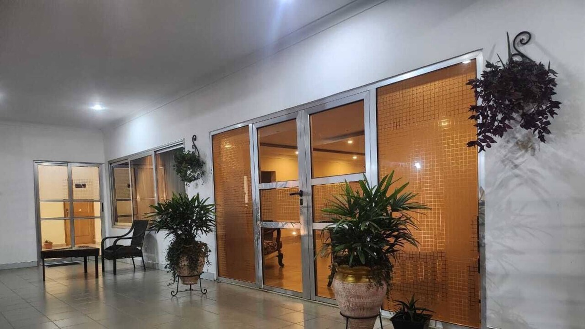 Kumasi Cabin | Our family-friendly home is centrally located and our arms open to welcome you
