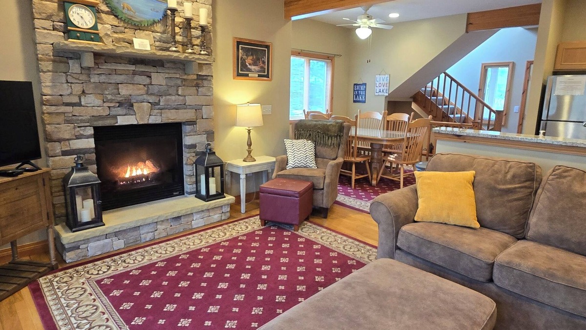 McHenry Condo | Our Heart's Desire- spacious 3 BR condo with hot tub in great location!
