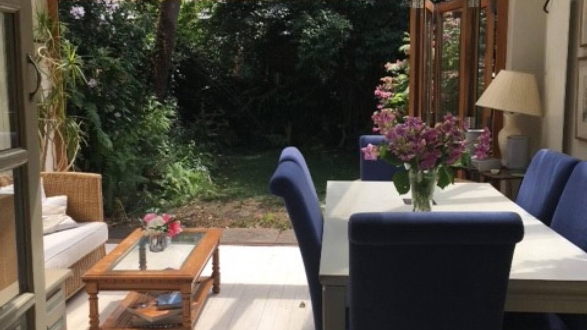 St. Mary's Park House | Our house is furnished as a home, in a traditional English country house style.